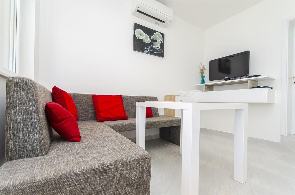 Apartment Mirjana 로고즈니차 외부 사진