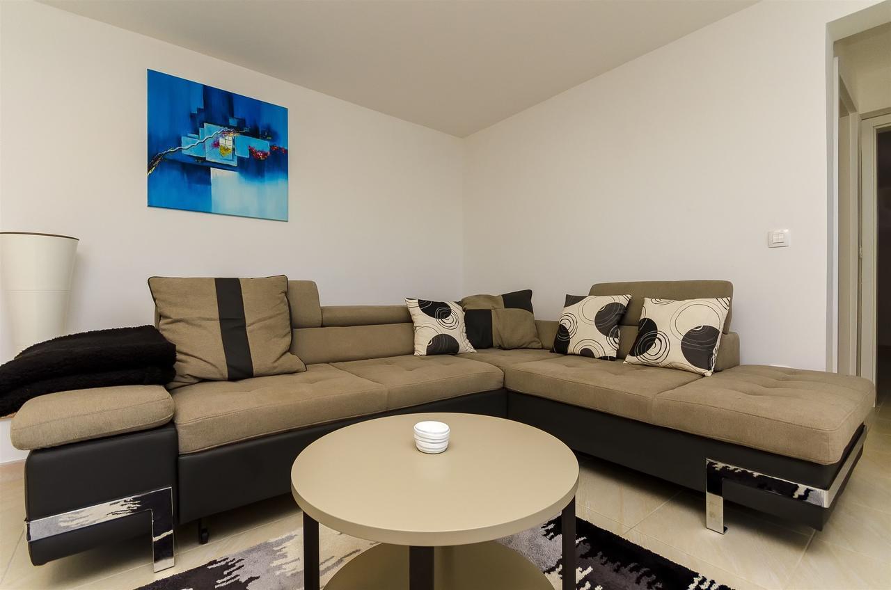 Apartment Mirjana 로고즈니차 외부 사진